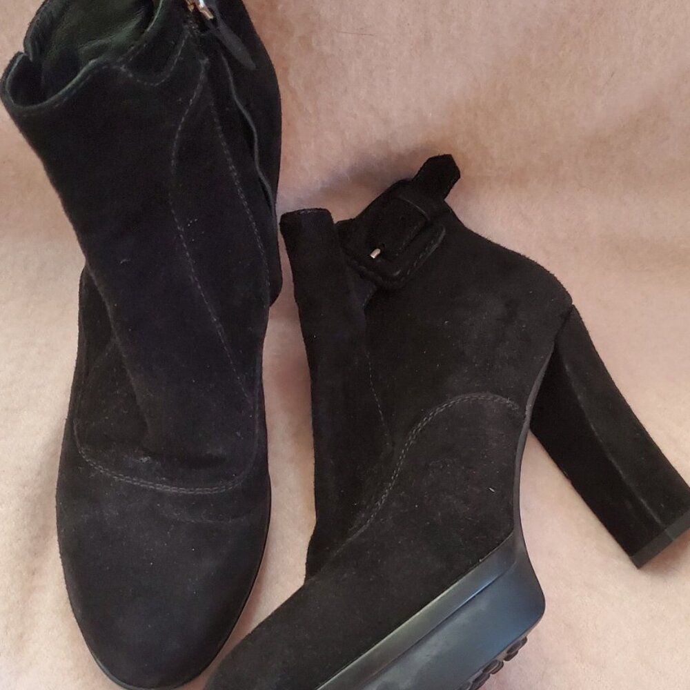 Suede booties by Tod;s